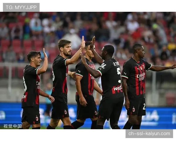 意甲冠军争夺悬念迭起，米兰双雄对决成关键