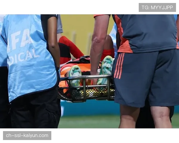 穆西亚拉腓骨骨折愈后回归，2025年首球助球队大胜